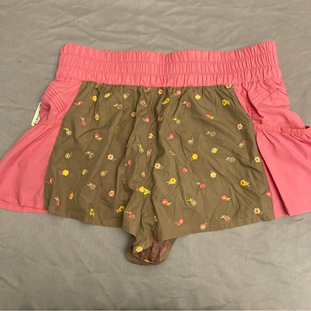 Free People Get Your Flirt On Embroidered Shorts Brown Pink Floral XL NWT - Picture 9 of 11